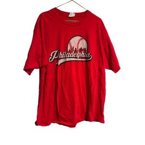 Sport & Company Philadelphia Baseball Skyline Graphic T-Shirt Red Mens XL